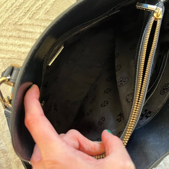 Tory Burch Robinson Dome w/ Multiple Comparments - Picture 9 of 12